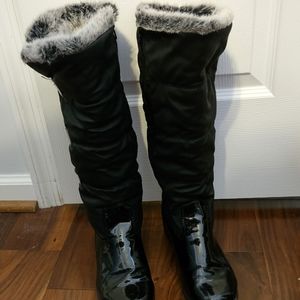 Black Winter Faux Fur-Lined Boots.